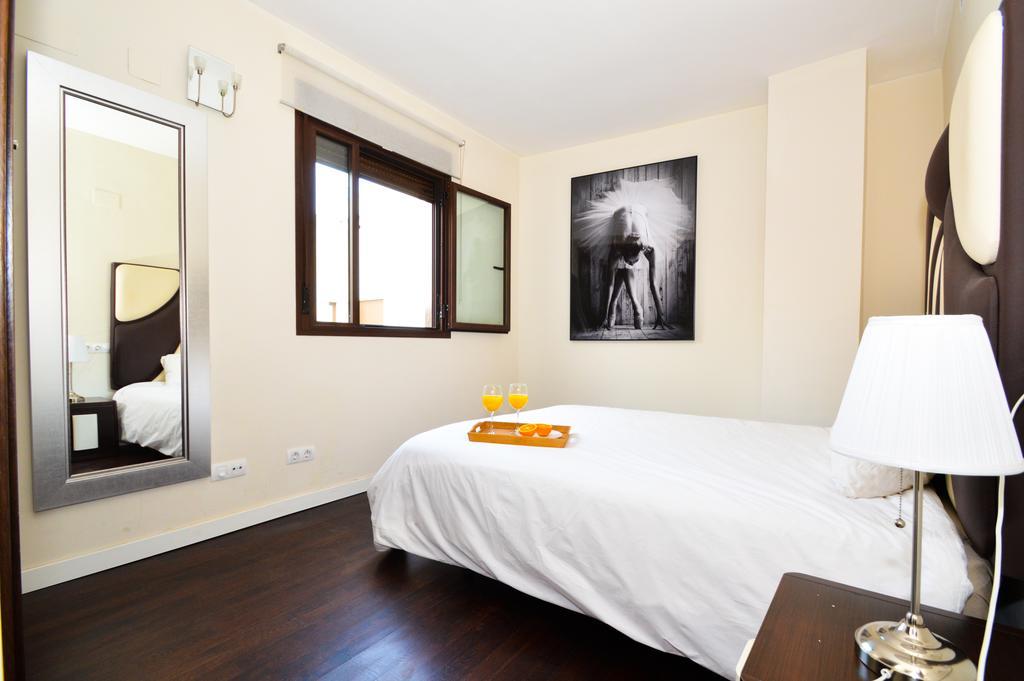 The Zentral Museo Apartment Seville Luaran gambar