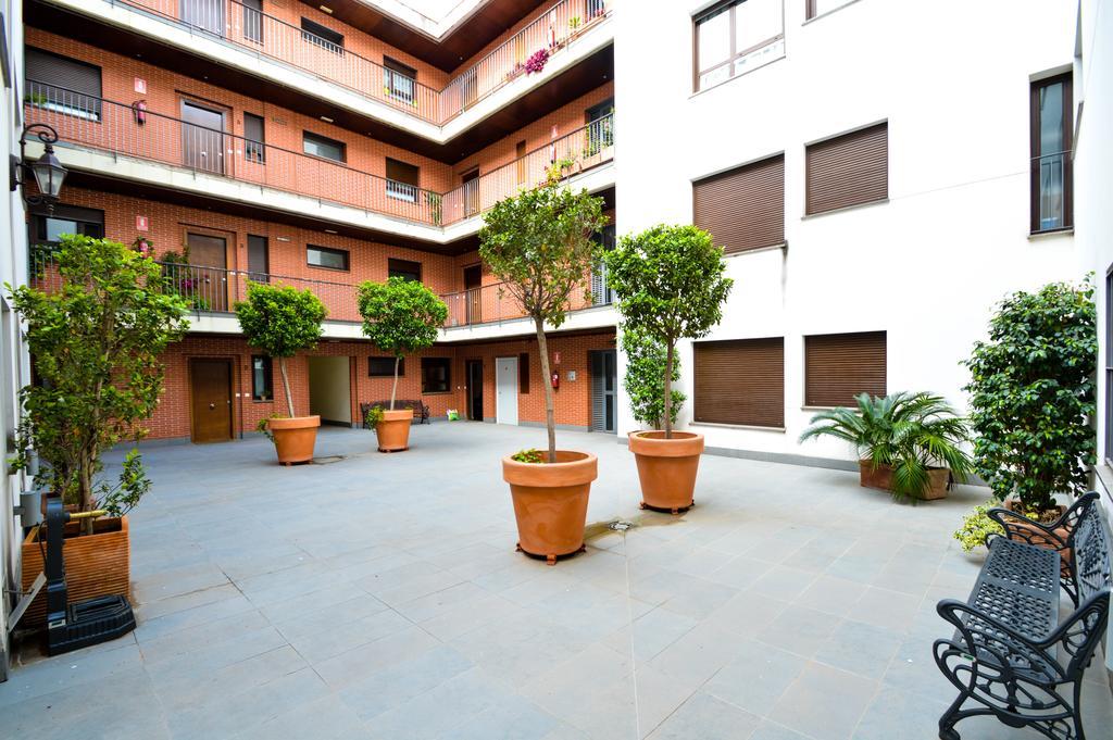 The Zentral Museo Apartment Seville Luaran gambar